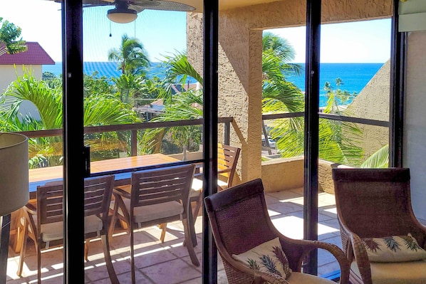 Kailua-Kona Vacation Rental | 2BR | 3BA | 1,200 Sq Ft | Step-Free Access