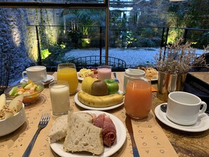 朝食ビュッフェ