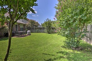 Backyard w/ Gas Grill
