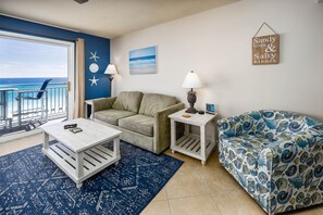 Living room - Comfy and clean living room