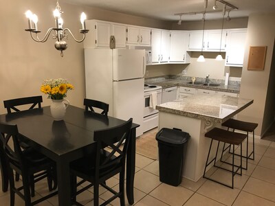 ★40% MONTHLY DISCOUNT★ Centrally Located Apt near Downtown, Murray IMC Hospital