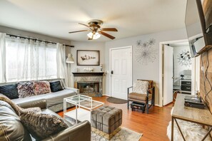 Living Room | Central A/C | Twin Daybed  | Smart TV | Free WiFi