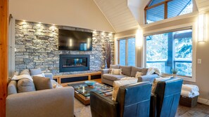 Main Floor - Living Room With Gas Fireplace