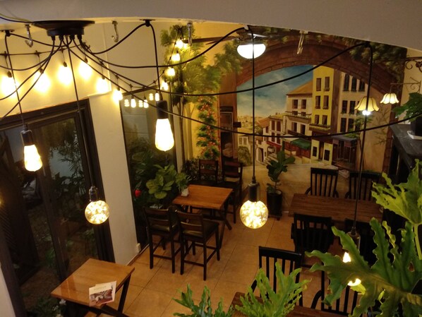 Lobby lounge