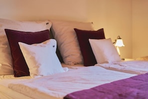 Ferienwohnung 77qm, 1 Schlafzimmer, Kachelofen, Balkon-Neues wohnliches Schlafzimmer