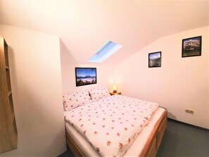 Ferienwohnung Jenner für 2 Personen, 45 qm-Schlafzimmer