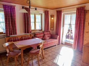 Ferienwohnung Nr. 3, 1-2 Personen, 35 qm, Balkon, W-LAN, 1 Schlafzimmer, Ostseite-Wohnküche
