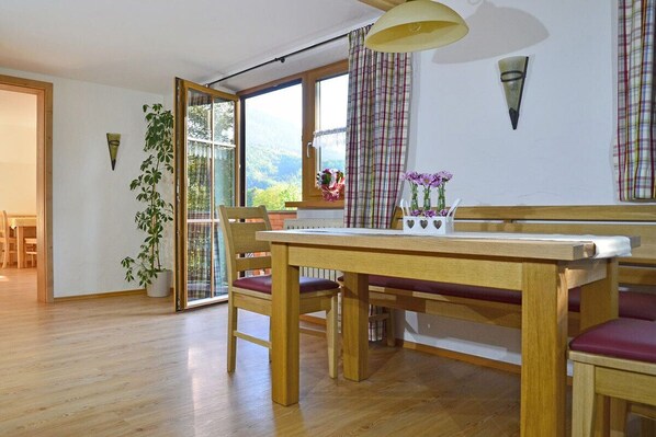 Ferienwohnung Panoramablick, für 2-5 Personen-Wohnzimmer