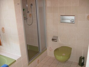 Ferienwohnung Reitberger 42qm-Dusche und Toilette Ferienwohnung Reitberger