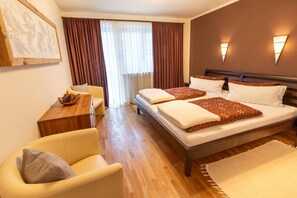 Vallis 72 qm, Terrasse, Kochnische, 2 Schlafzimmer, Wohnzimmer, max 4 Personen-Schlafzimmer mit großem Bad