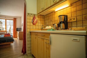 (03)Ein-Raum-Ferienwohnung, 23qm, 2 Personen, 1 Wohn-Schlafraum, sep. Küche, Terrasse-WHG 3 Küche