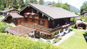 Ferienwohnung Wurm (DE Schönau am Königssee) - Wurm Martina und Peter - 37278-Hausansicht Sommer