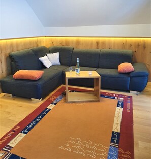 Ferienwohnung Bauernhaus, 58 qm, 2 Schlafzimmer, Balkon und WLAN-Schlafzimmer "Bauernhaus"