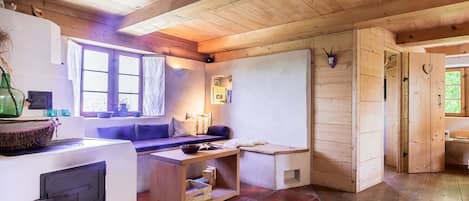 Appartement Getreidekasten im 1. OG, 1 Schlafzimmer, Dusche / WC, 54qm-Wohnraum 1