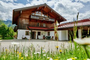 Haus Lofertal (DE Reit im Winkl) - Heigenhauser Josef - 1584-Haus Lofertal im Sommer