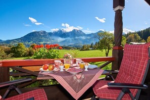 Ferienwohnung Watzmann, 2-4 Personen, 55 qm, Balkon mit Bergblick-Aussicht vom Balkon