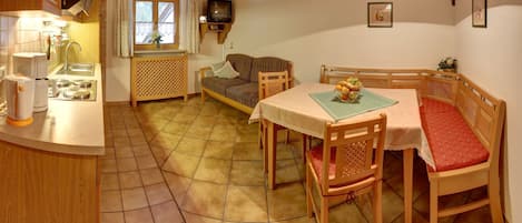 Ferienwohnung 2, 60 qm, 2 separate Schlafzimmer-Wohnküche