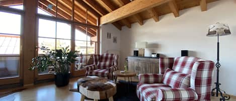 Ferienwohnung Edelweiß 130qm mit Balkon, 2 separate Schlafzimmer-Wohnbereich