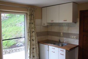 Romantisches Ferienhaus in idyllischer Lage für 1-4 Personen, 50qm-Küche