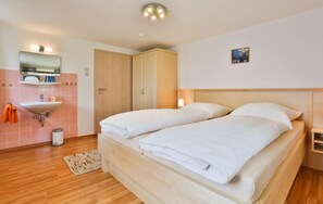 Ferienwohnung für 2-3 Personen, Dusche/WC, Süd-Balkon, TV, W-LAN