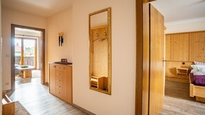 Zwei-Raum-Wohnung (7) Haus Resi, 50qm, Extra-Schlafzimmer, Küchenzeile, Balkon
