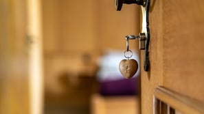 Zwei-Raum-Wohnung (7) Haus Resi, 50qm, Extra-Schlafzimmer, Küchenzeile, Balkon