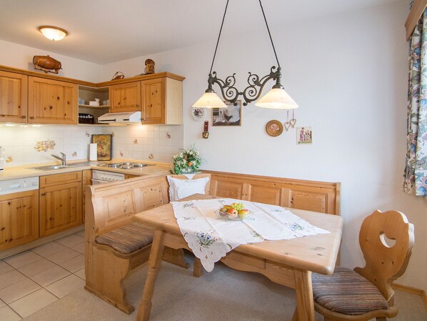 Ferienwohnung 4, 60 qm, f. 1-2 Personen-Küchenzeile