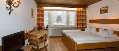 Fewo Zinnkopf 27 qm, Südostbalkon o. Terrasse, Kochnische, WLAN, 1 Wohn-Schlafz.-Ferienwohnung "Zinnkopf" Schlafzimmer