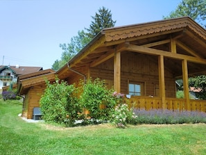 Fünf-Sterne-Hof-Chalet Hochries mit Terrasse und Bergblick