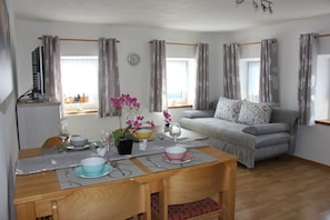 Ferienwohnung I.OG, 50m², 2-4 Pers., Du/WC, Ostbalkon-Wohnen