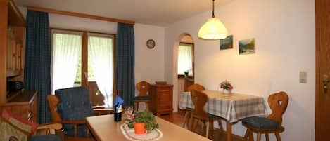 Ferienwohnung 1 bis 4 Personen, 65 qm, 1 separates Schlafzimmer, Terrasse