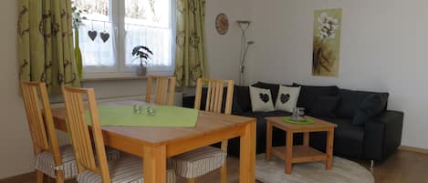 Ferienwohnung für 2-4 Pers., ca. 74 m², 2 Schlafzimmer, Wohnzimmer, Terrasse-Wohnbereich