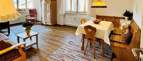 Ferienwohnung Nr. 1, für 1 bis 4 Personen, 70 qm-Wohnzimmer