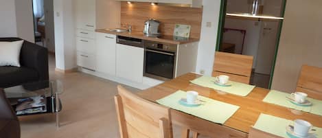 Enzian-Apartment für 4 Personen, 2 separate Schlafzimmer, 64 m²-Wohnküche