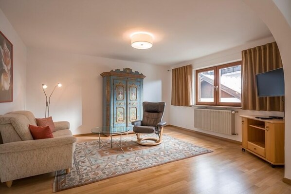 Ferienwohnung für max. 3 Personen ca. 80 qm-Wohnzimmer