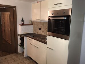 Ferienwohnung 32m², Nichtraucher, Terrasse, TV, WLAN, 2 Personen-Die Küche bietet alles was das Kochherz begehrt!