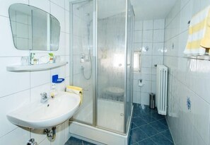 Ferienwohnung 12 Hochfelln, 55qm, Balkon, Küche, 1 Schlafzimmer, 1 Wohnschlafz.-Badezimmer