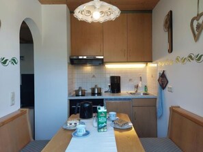 Ferienwohnung Nr. 2, 1-2 Personen, 42 qm, Terrasse, 1 Schlafzimmer, Erdgeschoss-Kü Fewo 2