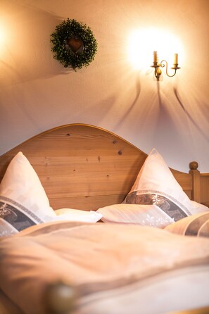 6. Ferienwohnung Unternberg, 50qm, Balkon, Küche, 1 Schlafzimmer, 1 Wohnzimmer-Schlafzimmer