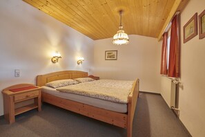 Ferienwohnung 45qm, Balkon, Kochnische, 1 Schlafzimmer, 1 Wohnschlafzimmer, WLAN-Schlafzimmer