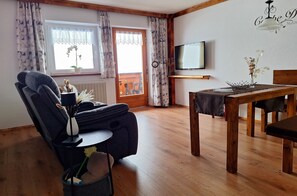 Ferienwohnung Hintersee, 1-2 Personen, 50 qm, Balkon mit Bergblick, W-LAN-Hintersee