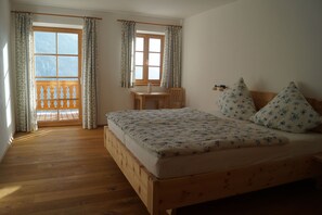 Ferienwohnung Inntal mit 3 Schlafzimmern, 1.Stock, 87 qm-Schlafzimmer 1