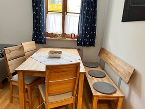 Ferienwohnung Nr. 3, 4 Personen, 85 qm, 2 separaten Schlafzimmer-Essplatz im Wohnzimmer