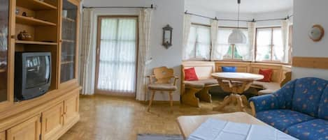 Ferienwohnung Nr. 03, 55 qm, 3 Personen, 1 Schlafzimmer, Terrasse-Wohnbereich