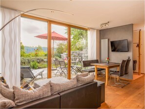 Wellvital, 86 qm Souterrain, 2 separate Schlafzimmer, 2 Bäder-Wohn- und Essbereich