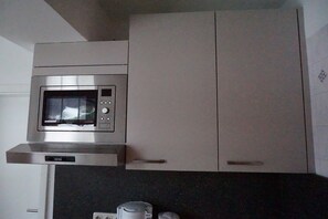 Ferienwohnung Rauschberg, 36qm, Balkon, Küche, 1 Schlafzimmer, Wohnzimmer, WLAN-Einbauküche mit Mikrowelle Rauschberg