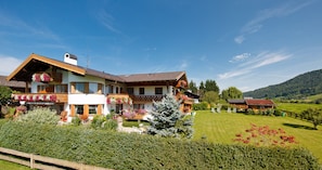 Haus Jäger Ferienwohnungen mit Indoor-Pool (DE Ruhpolding) - Jäger Karina - 1413