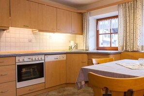 Ferienwohnung Brunnerlehen, 105qm für 5 Personen-Küche