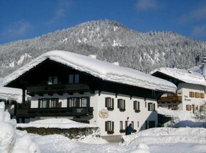 Gästehaus Else (DE Reit im Winkl) - Lehrberger Hubert - 8204-das Gästehaus Else im Winter