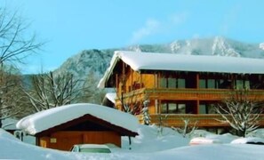 Chiemgau Appartements - Chiemgau Karte (DE Inzell) - EBG GmbH - 6740-Hausansicht im Winter